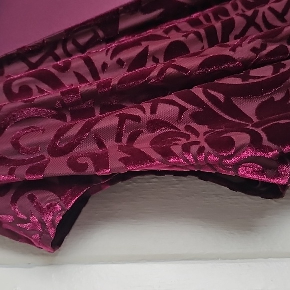 Lane Bryant Burgundy Velvet Midi Sleeveless Dress New Condition - Picture 5 of 7